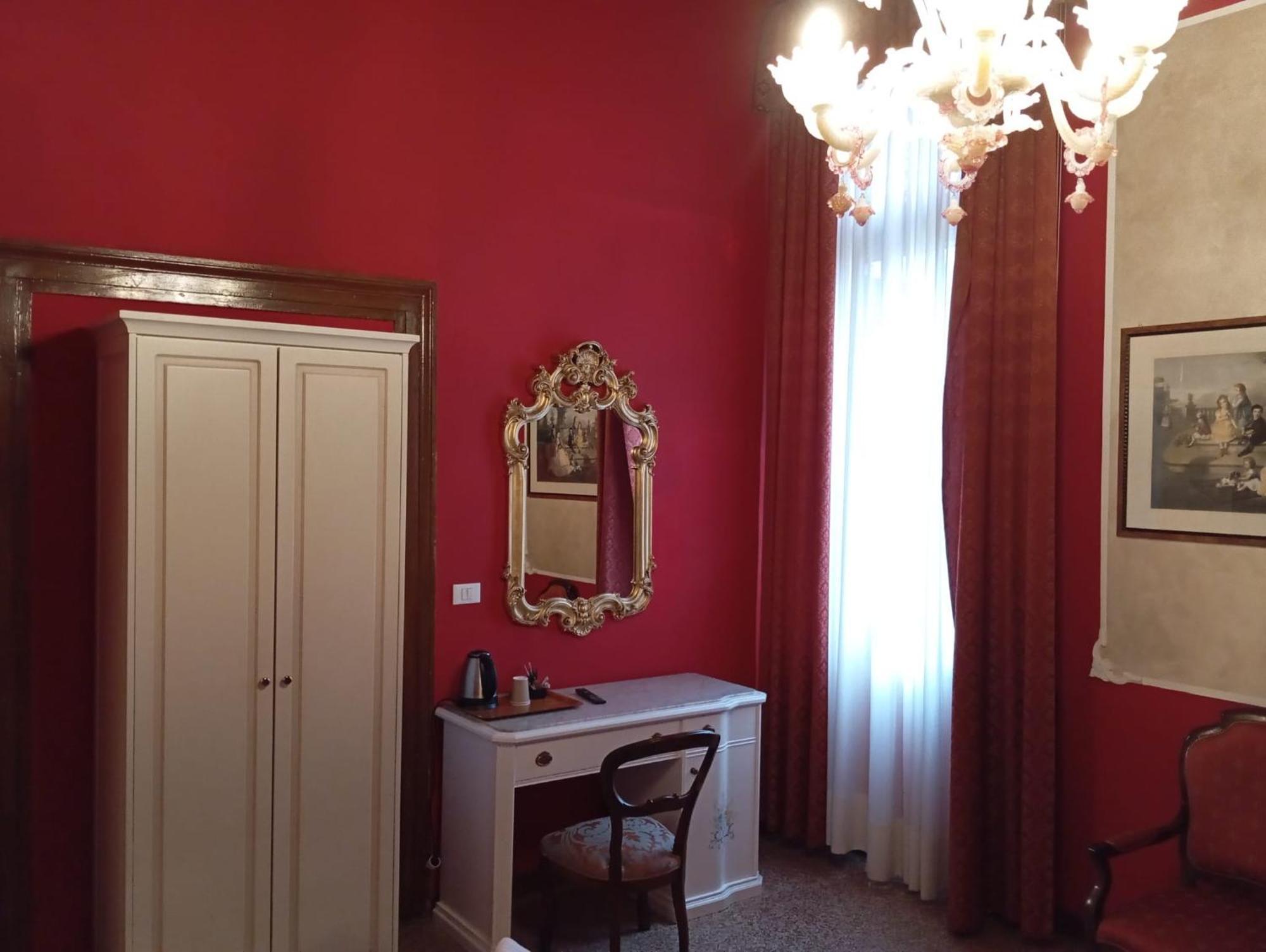 Palazzo Lion Morosini - Check In Presso Locanda Ai Santi Apostoli Venesia Bagian luar foto