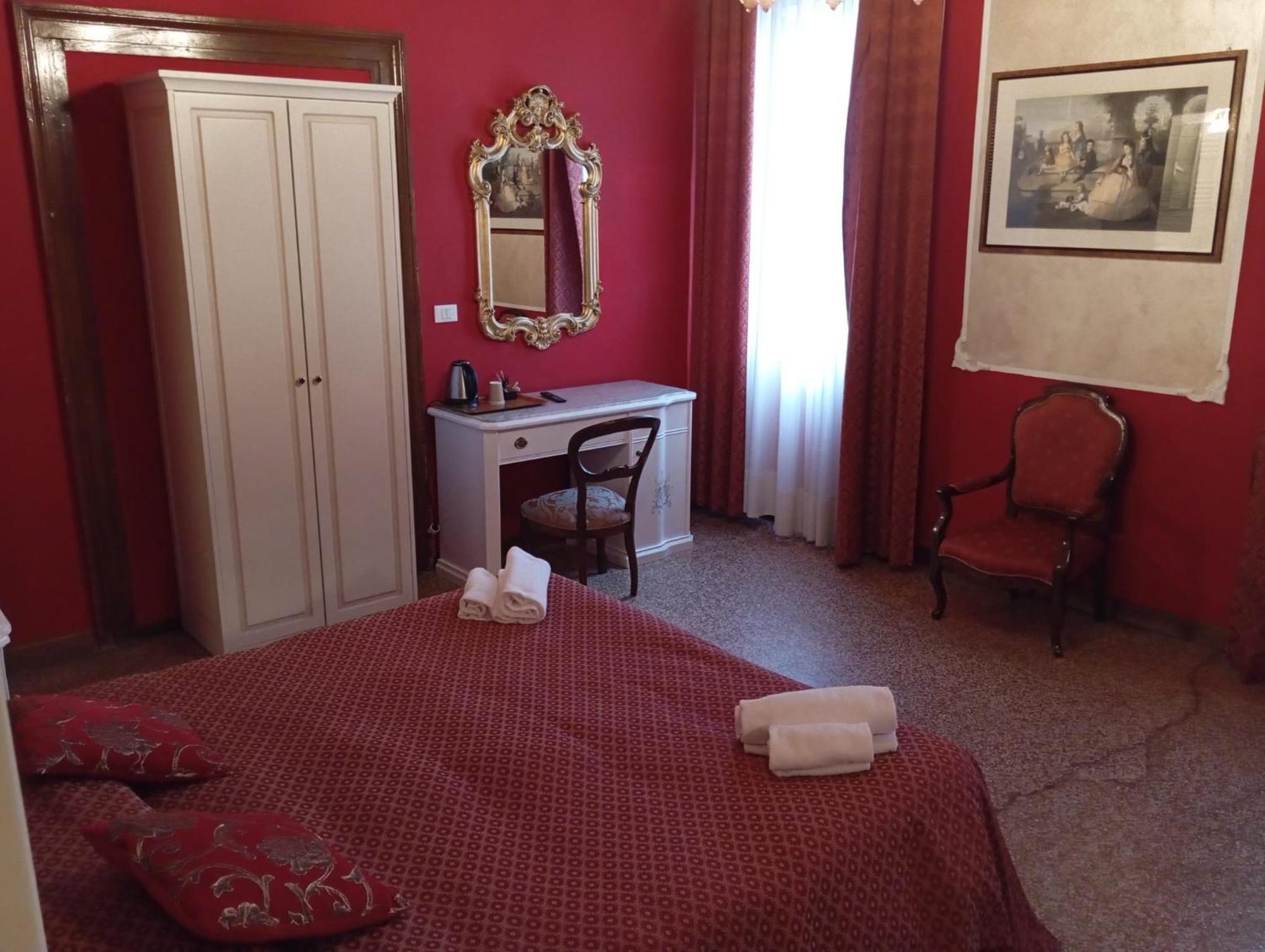 Palazzo Lion Morosini - Check In Presso Locanda Ai Santi Apostoli Venesia Bagian luar foto
