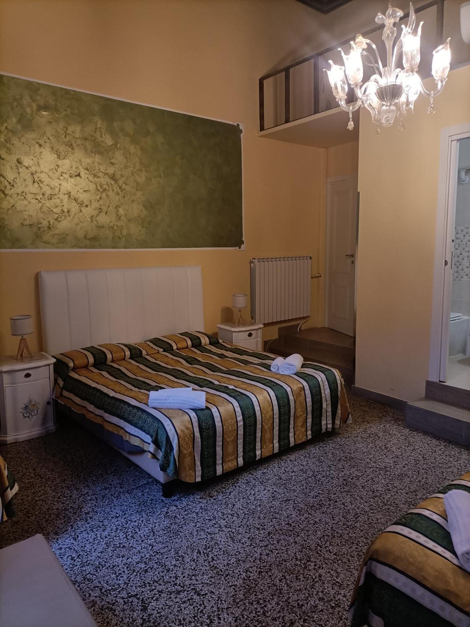 Palazzo Lion Morosini - Check In Presso Locanda Ai Santi Apostoli Venesia Bagian luar foto